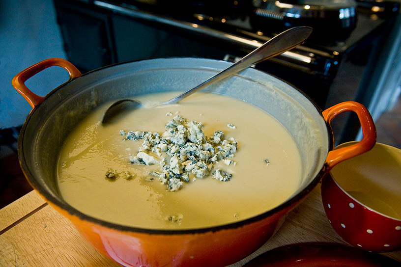 pan met pastinaaksoep en blauwaderkaas